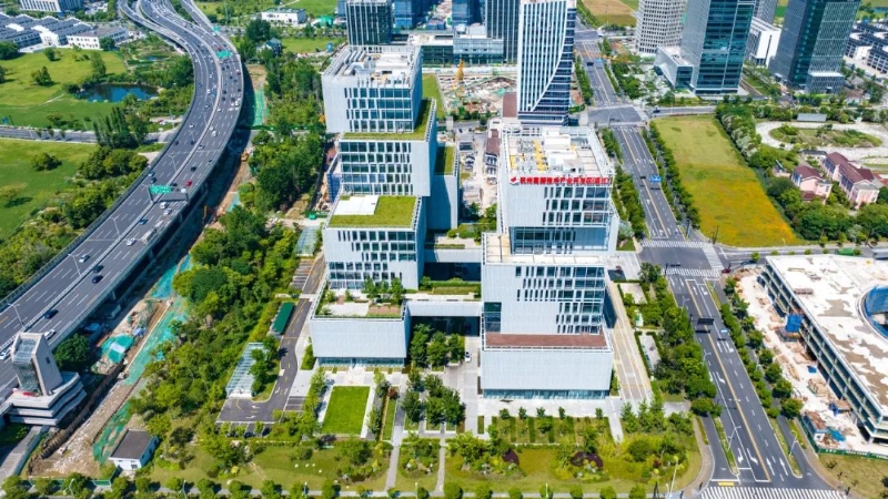 That building looks very attractive！